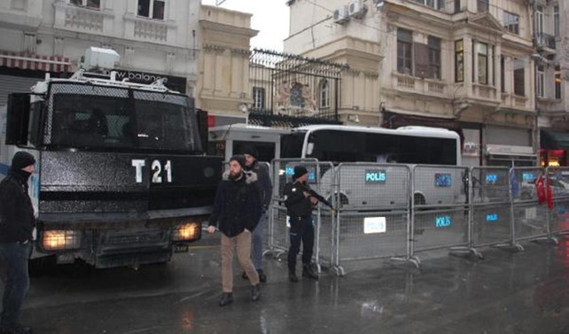 Başkonsolosluk önünde yoğun önlem