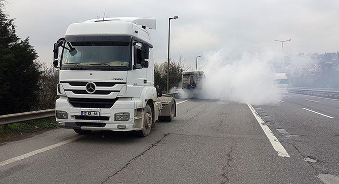 TEM Otoyolu'nda tır yangını