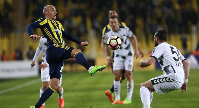 Fenerbahçe evinde kaybetti