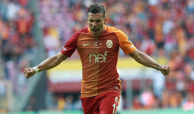 Podolski'den transfer açıklaması