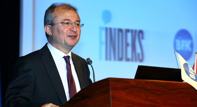 Üniversiteliler finansal hayata adım atıyor