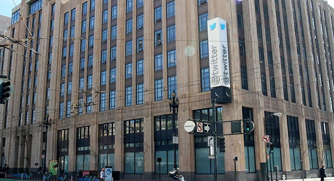 Twitter 'şiddet ve terör' gerekçesiyle binlerce hesabı askıya aldı