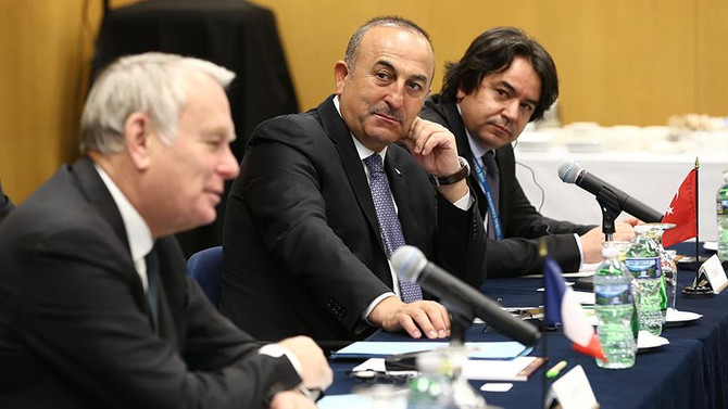 Çavuşoğlu, Ayrault ile Suriye'yi görüştü