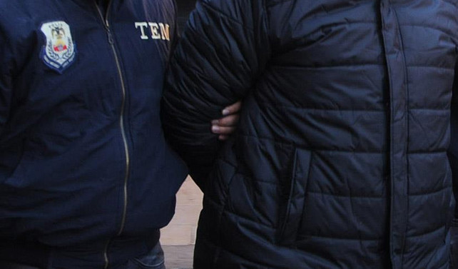 60 polis için gözaltı kararı