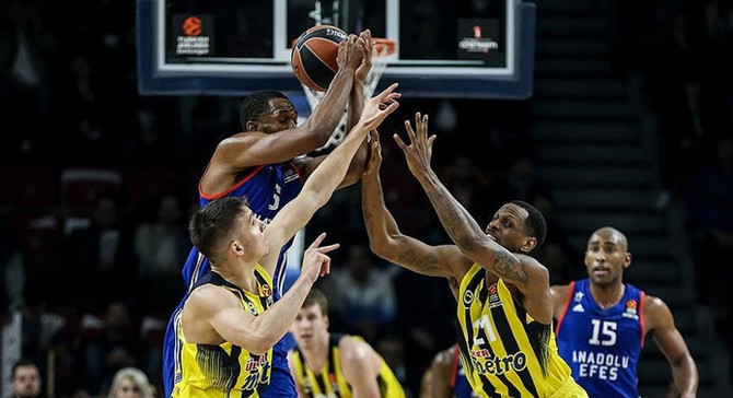 Türk derbisinin galibi Anadolu Efes