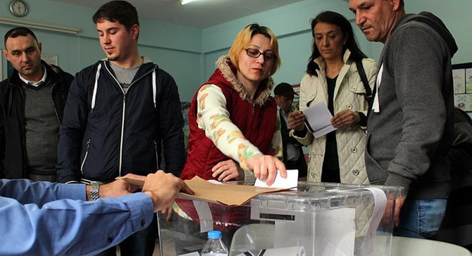 Bulgaristan'dan ilk sonuçlar geldi