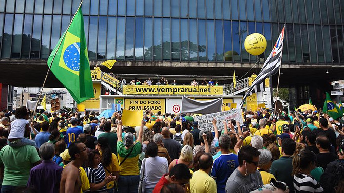 Brezilya'da yolsuzluklar protesto edildi