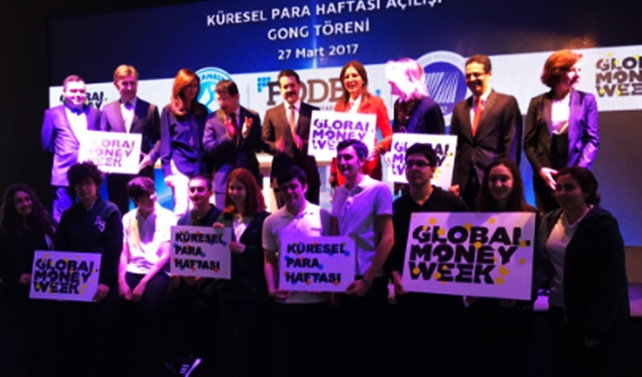 Gong 'Küresel Para Haftası' için çaldı