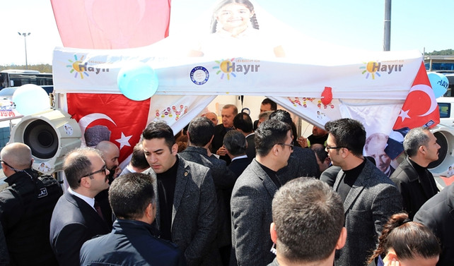 Cumhurbaşkanı Erdoğan 'hayır' standını ziyaret etti