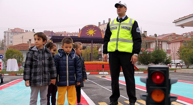 5,5 milyon çocuğa trafik eğitimi verilecek