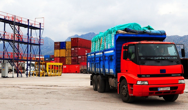 TİM'den ihracatçılara uyarı: Yüksek kurlardan maliyet yapmayın