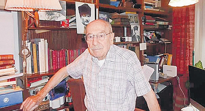 'Asırlık çınar' Cahit Kayra bu kez roman yazdı