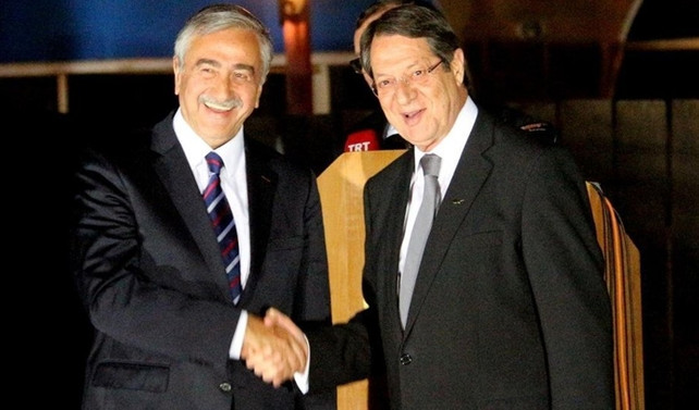 Akıncı, Anastasiadis'le görüştü