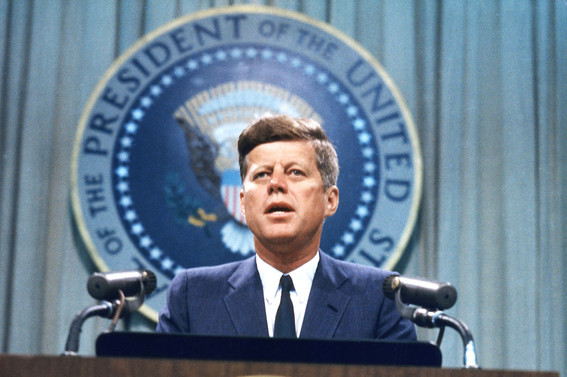 Kennedy'nin günlüğü 718 bin dolara satıldı