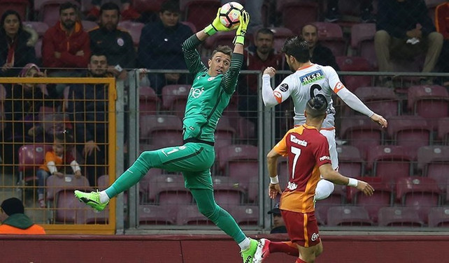 Galatasaray evinde rahat kazandı