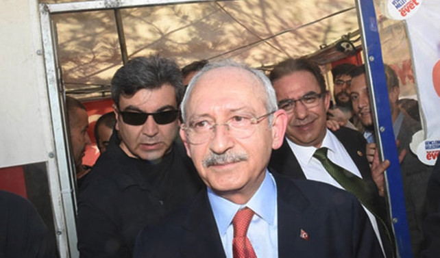 Kılıçdaroğlu 'evet' çadırını ziyaret etti
