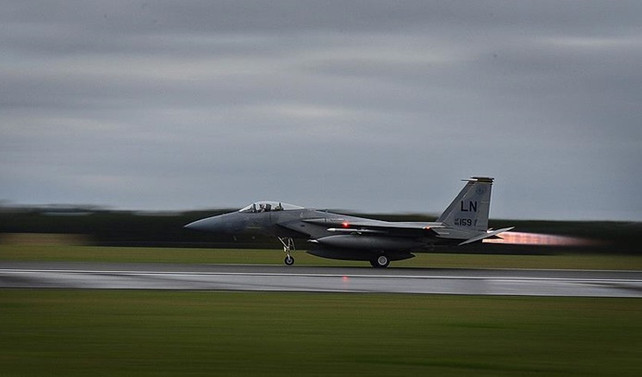ABD'de F-16 savaş uçağı düştü