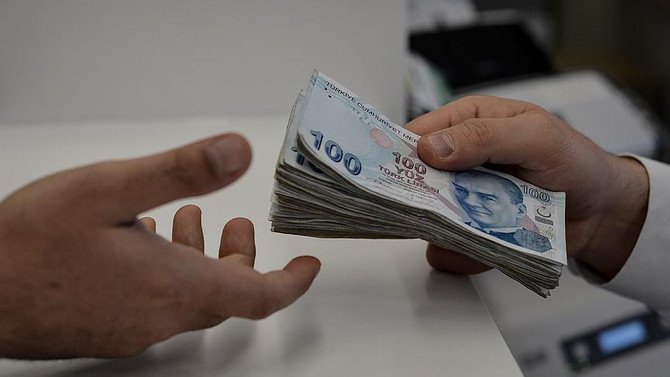 Sahte kimlikle kredi çekerken yakalandı