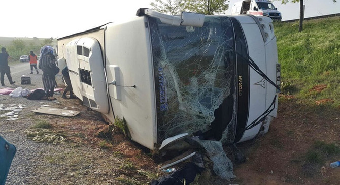 Konya'da otobüs devrildi: 20 yaralı