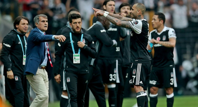 Beşiktaş'tan şampiyonluğa pençe