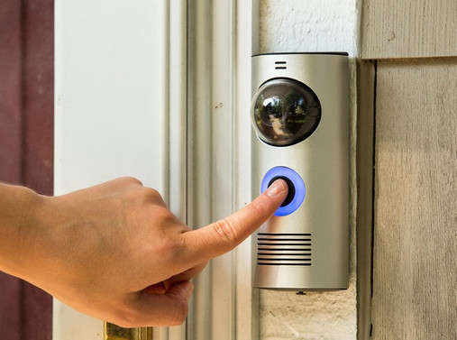 evlerin kapilari ve zilleri de artik