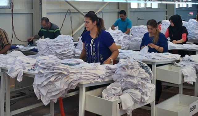 Bedelsiz fabrika binası verdi, 220 kişi iş sahibi oldu