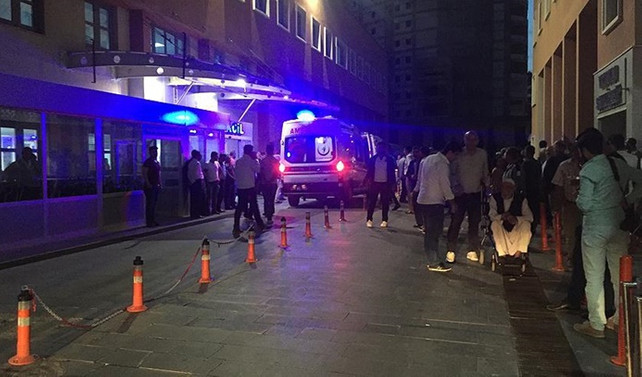 Batman'da sivil araca bombalı saldırı
