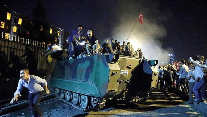 'Jandarma darbede yer alsaydı 'iç savaş' kaçınılmazdı'