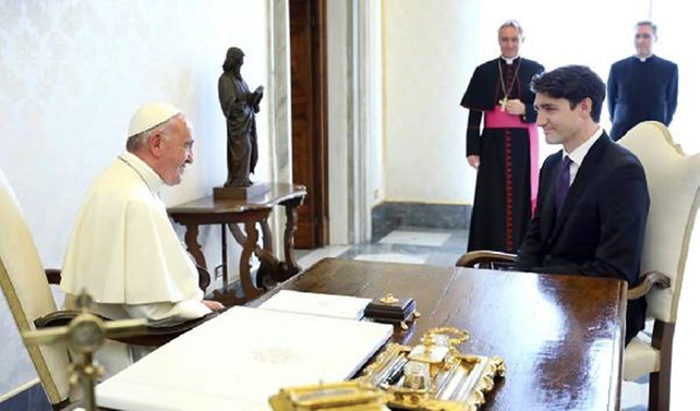 Trudeau, Papa'dan özür bekliyor