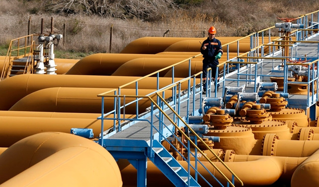 2016'da 40 milyon ton petrol ithal edildi