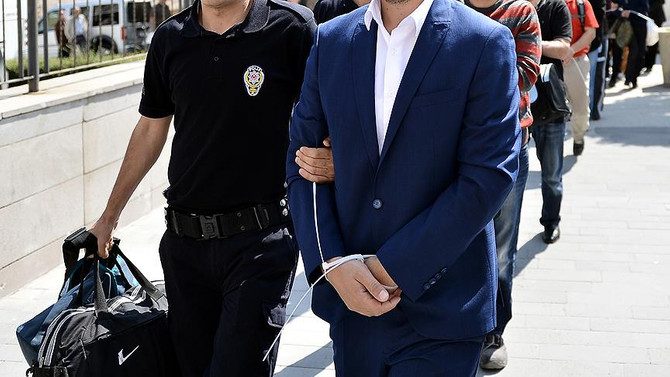 9 ilde FETÖ/PDY operasyonu: 13 gözaltı