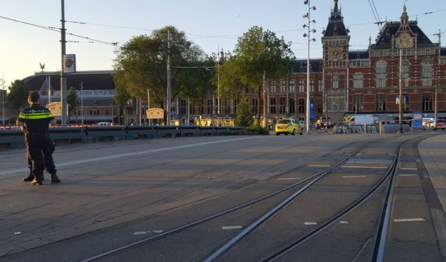 Hollanda'da bir araç yayaları ezdi
