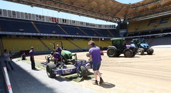 Fenerbahçe, stadını yeni sezona hazırlıyor