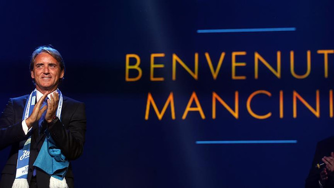 Zenit, Mancini için imza töreni düzenledi
