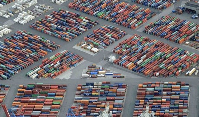 Euro Bölgesi'nde ihracat azaldı, ithalat arttı
