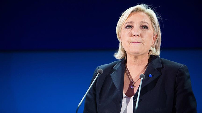 Avrupa Parlamentosu Le Pen'in dokunulmazlığını kaldırdı