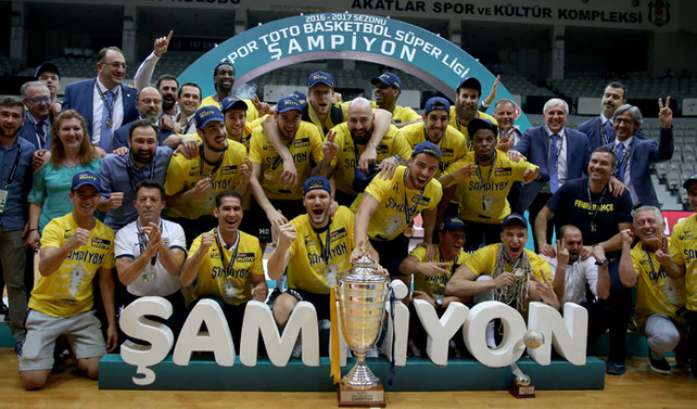 Fenerbahçe rüya gibi sezonu kupayla kapattı