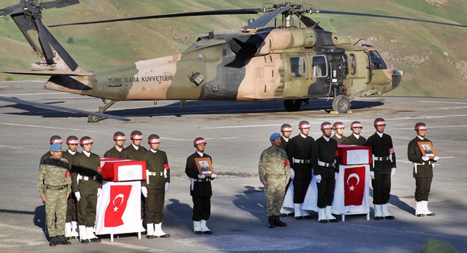 Hakkari şehitlerine veda
