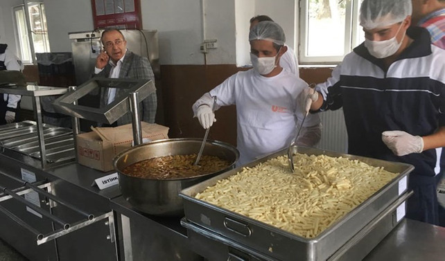 Kışladaki zehirlenmeye ilişkin gözaltı sayısı 24'e çıktı