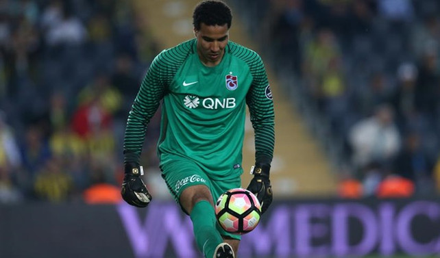 Trabzonspor Esteban'ı KAP'a bildirdi