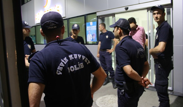 Manisa'daki yemek şirketinin çalışanları için ek gözaltı süresi