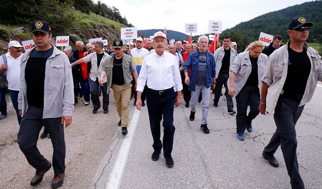 'Adalet yürüyüşü'nde ilk 100 kilometre tamamlandı
