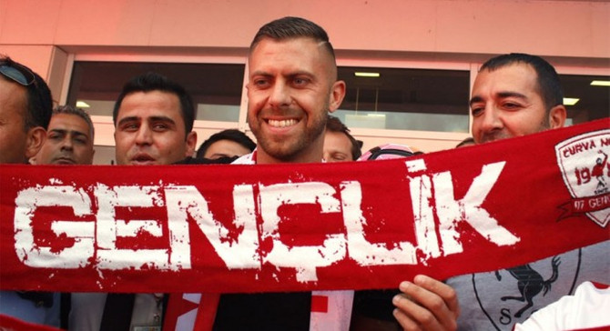 Antalyaspor, Menez ile 3 yıllık sözleşme imzaladı