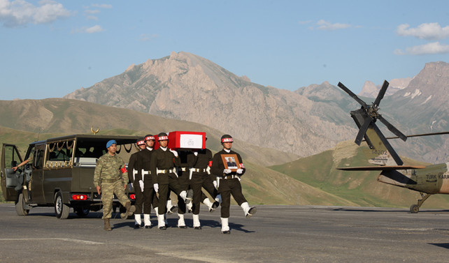 Hakkari'de çatışma: 1 şehit