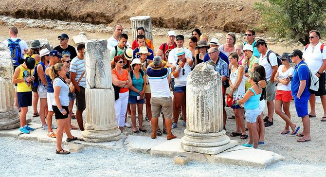 Antalya'ya 3 milyon Rus turist bekleniyor