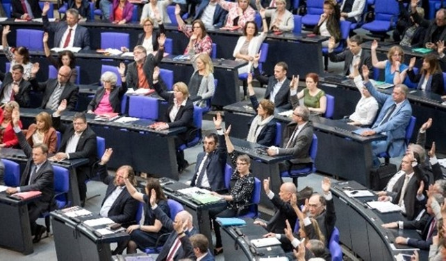 Die Welt: MİT, Alman vekilleri izliyor