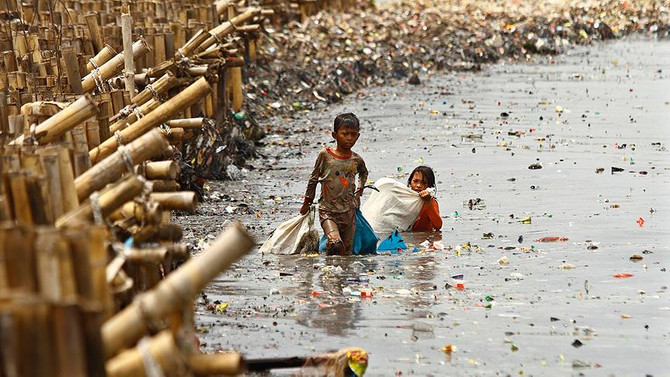 Okyanuslardaki plastik çöpler 2050'de balıklardan fazla olacak