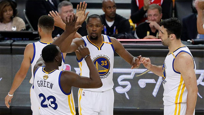 Warriors şampiyonluğa bir adım uzakta