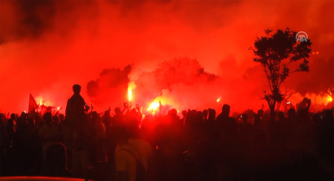 Göztepe ve Eskişehirspor'a seyircisiz oynama cezası