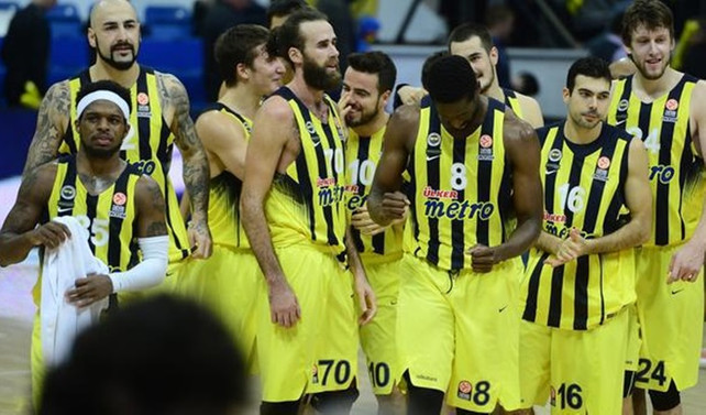 Fenerbahçe, seride öne geçti